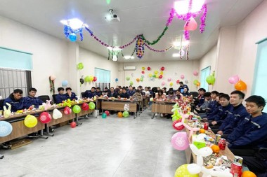 JWELL pozdravite Novu godinu uz blagoslov i smijeh